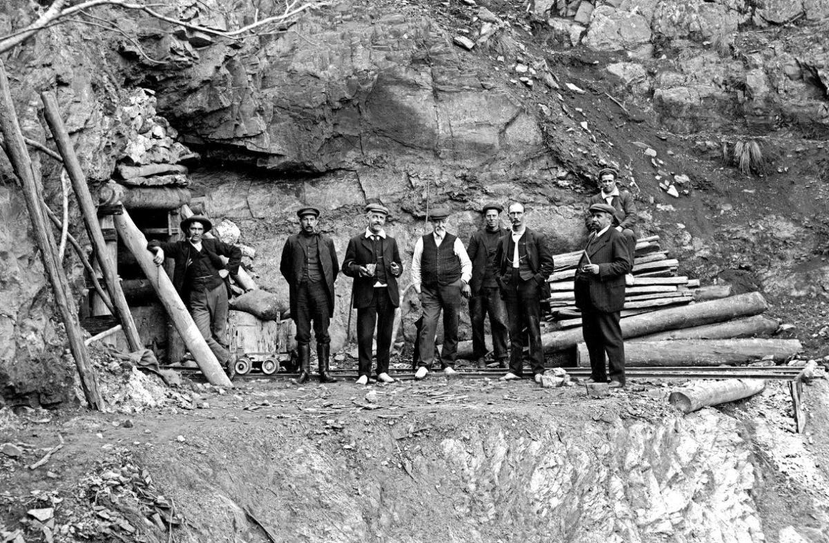 Gentlemen outside Tolwong Mineral Company circa 1925